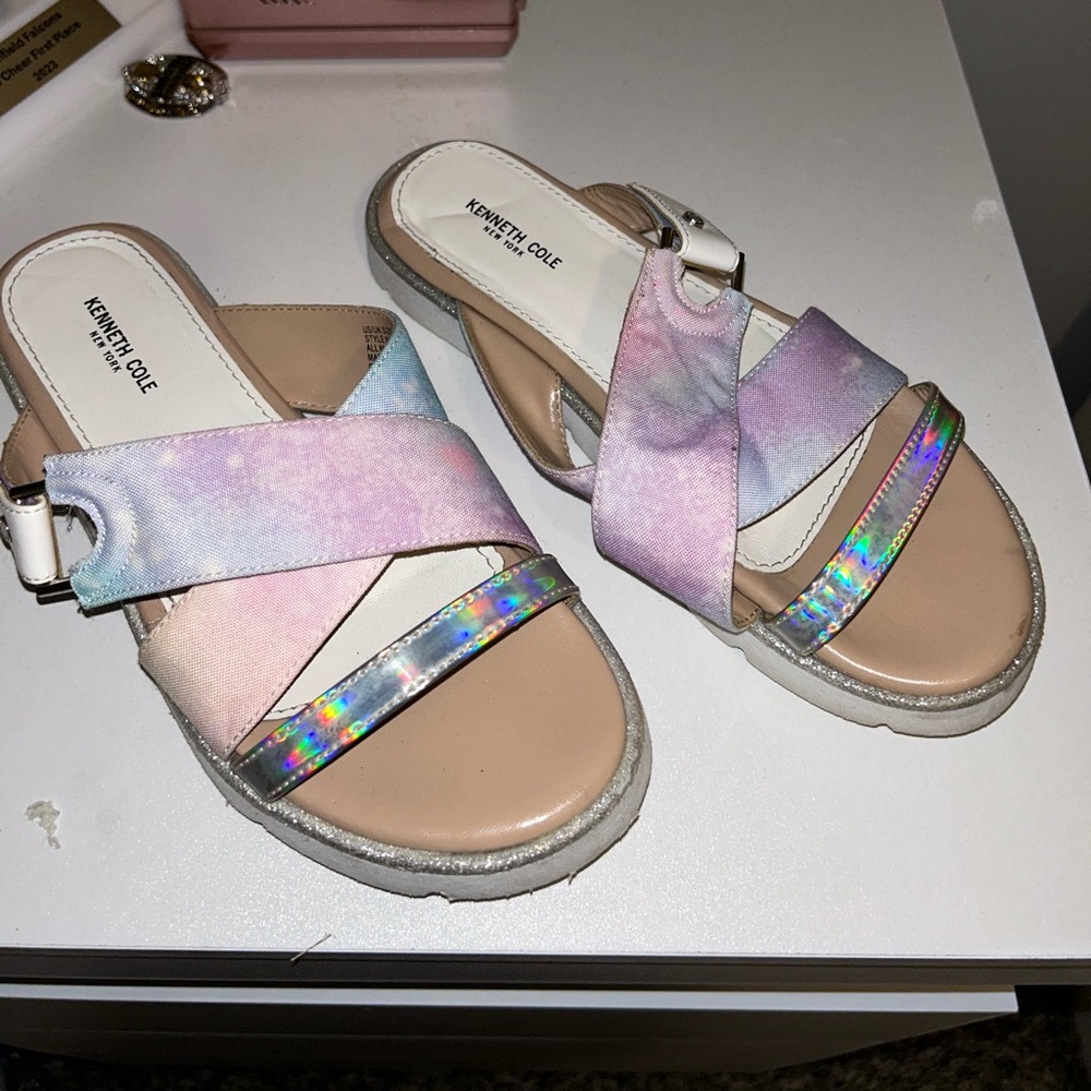 Kenneth Cole girls sandals size 5